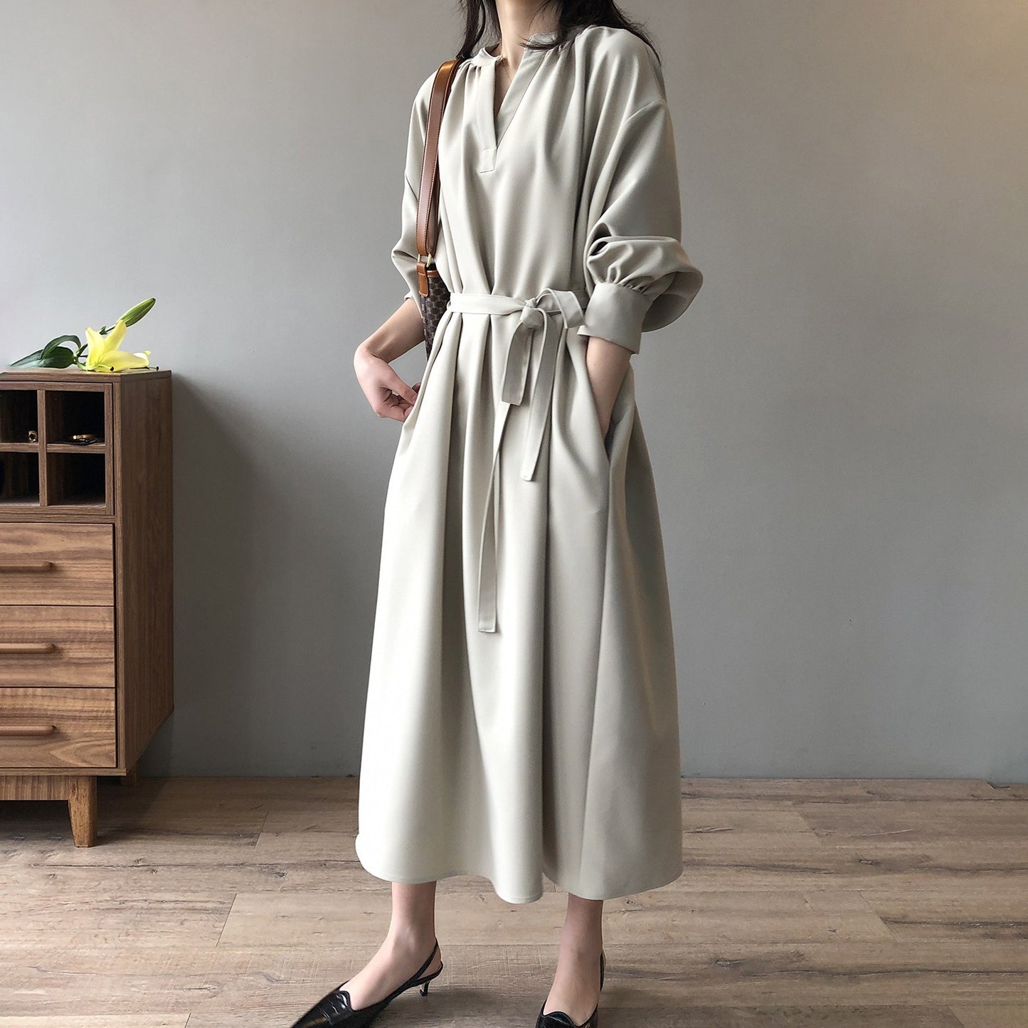 Elegant V-Neck-Loose Fit, Temperament Laced Long Dress